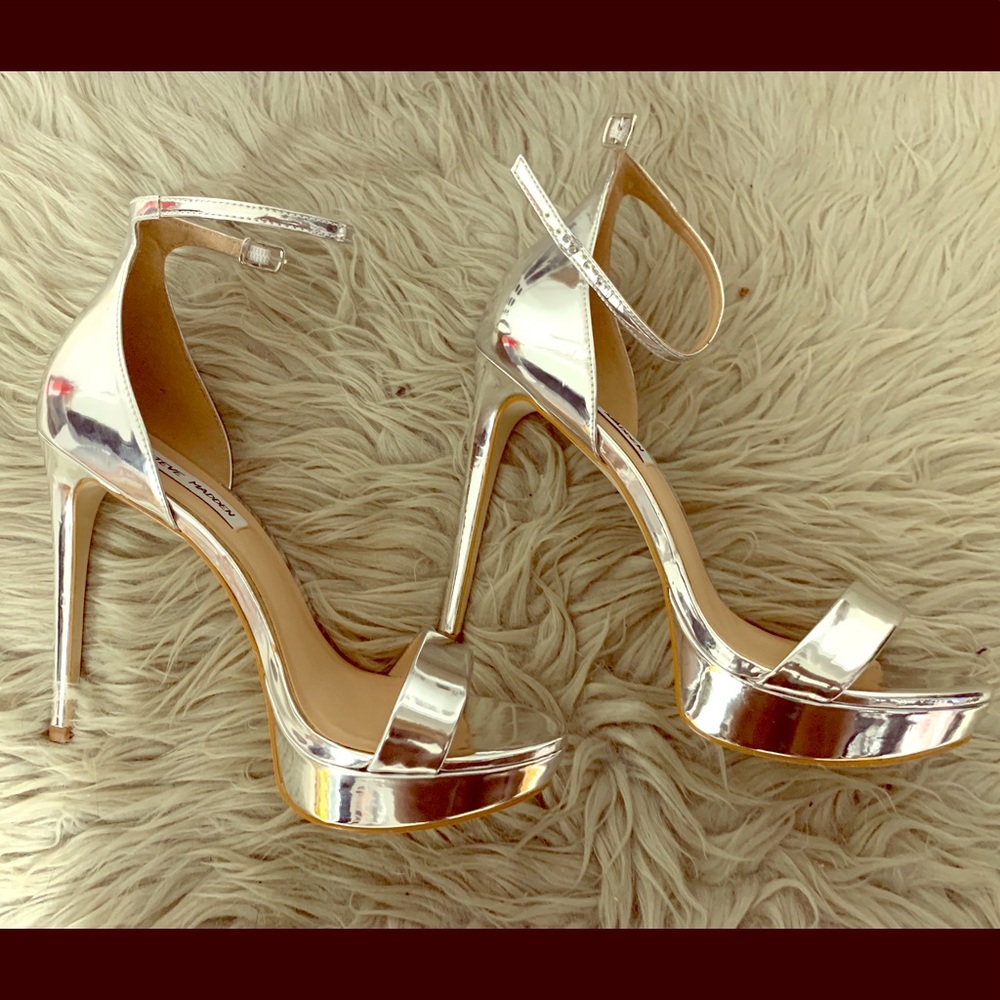 Steve Madden Two Piece Platform sandal